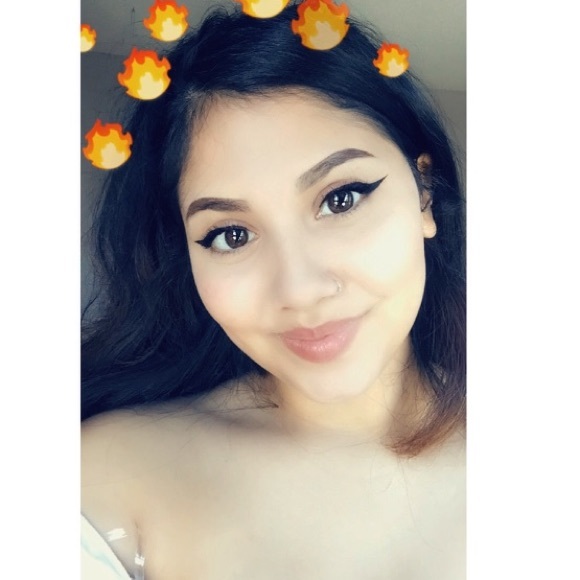 Meet your Posher, Emily - Picture 1 of 1